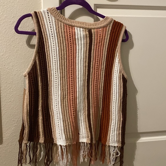 Knit Tank Or Sweater Vest - Picture 4 of 4